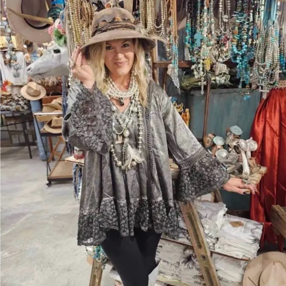 NWT Grey Distressed Bohemian A-Line Satin Tunic XL - Picture 3 of 3